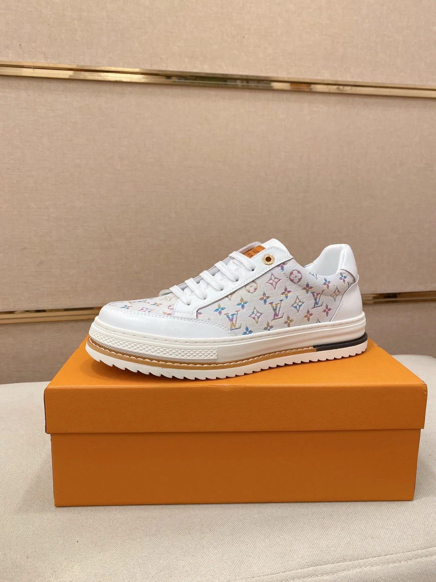 Men's clothing and shoes 400💰Louis Vuitton (Louis Vuitton/LV) top 🔍🔍 new models are on sale at the same time, the upper 🇮🇹 imported first-layer cowhide from Italy, fully imported sheepskin lining 💪💪, completely 1⃣️ to 1 ⃣️Re-engraved🇮🇹💪💪, ⚠Sole: The original sole is specially provided by the original factory, the exclusive movable molded sole is super comfortable, ⚠The original factory follows the order, 🔍🔍high quality, you can enter and exit the counter at will, welcome to compare⚠. Code number:38-44